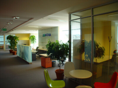 Zentiva a.s., administrativní budova, Praha projektová dokumentace, dodávka a realizace části interiérů 2004