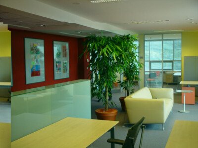 Zentiva a.s., administrativní budova r. 2004