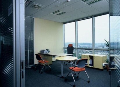 Zentiva a.s., Business Centrum r. 2004