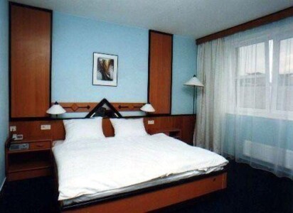 Hotel Čechie, Karlín r. 1996